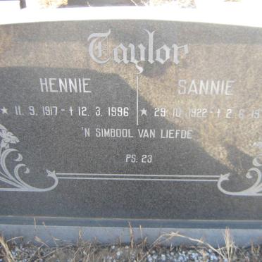 TAYLOR Hennie 1917-1996 &amp; Sannie 1922-1978