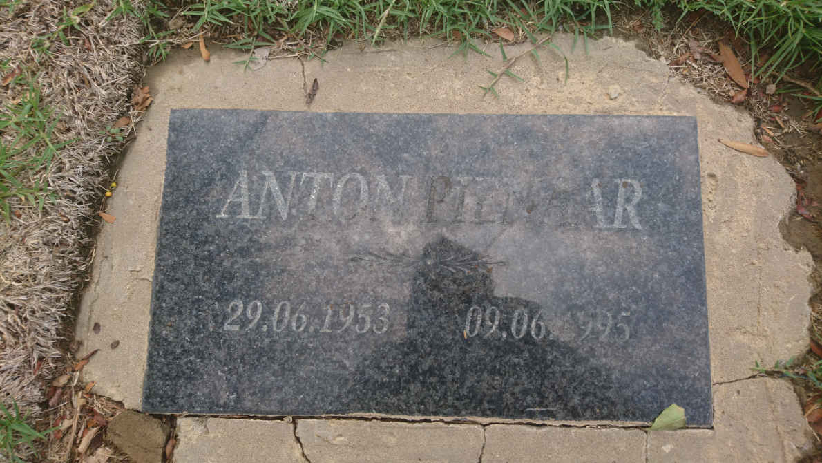 PIENAAR Anton 1953-1995