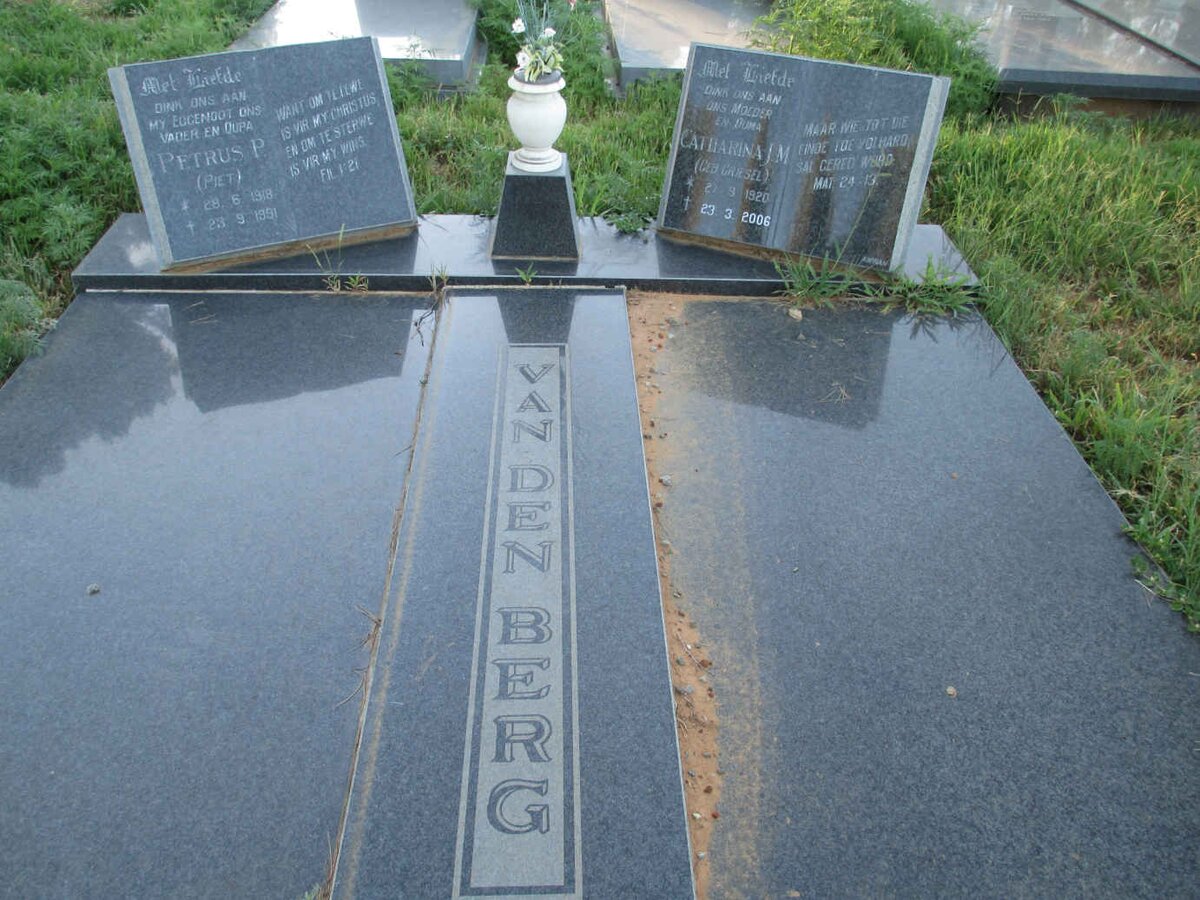 BERG Petrus P., van den 1918-1991 &amp; Catharina J.M. GRIESEL 1920-2006