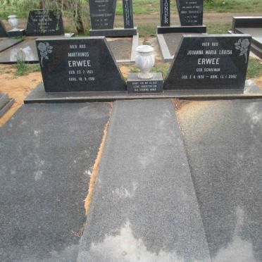 ERWEE Marthinus 1921-1981 &amp; Johanna Maria Louisa SCHOEMAN 1926-2002