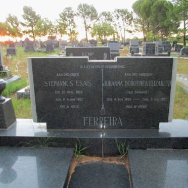 FERREIRA Stephanus Esais 1888-196? &amp; Johanna Dorothea Elizabeth BARNARD 1894-1987