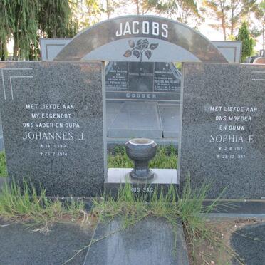 JACOBS Johannes J. 1914-1974 &amp; Sophia E. 1917-1987
