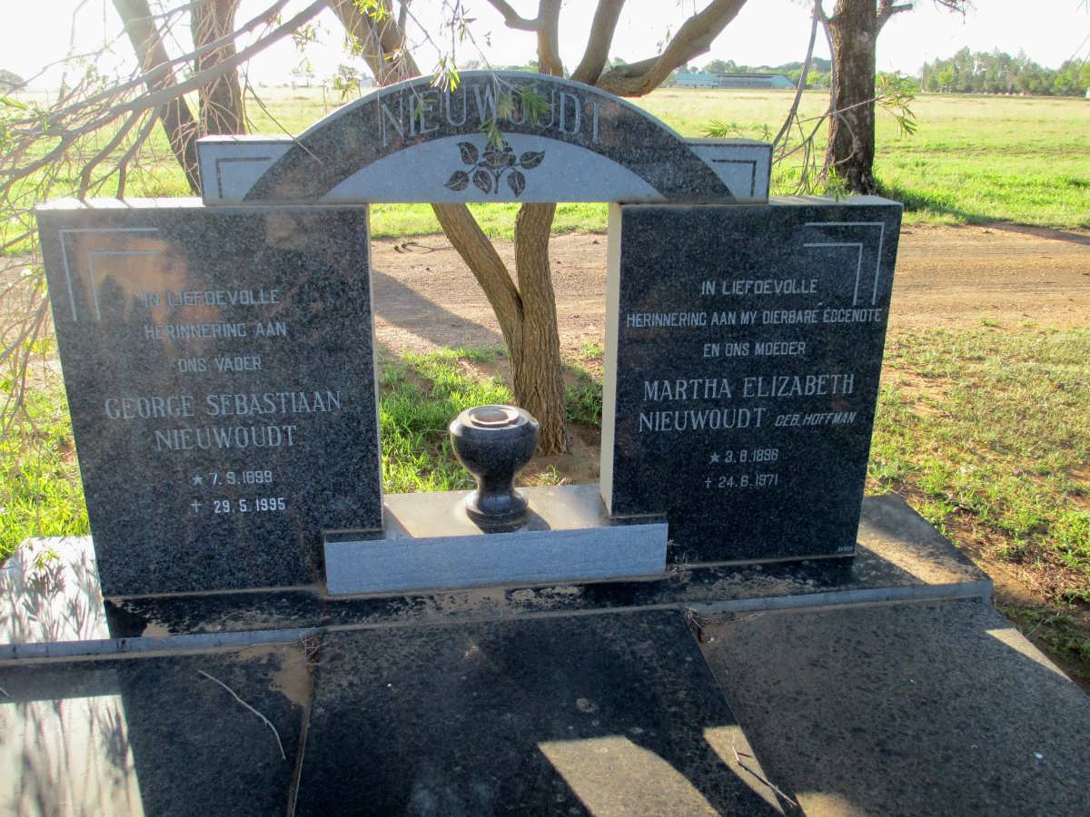 NIEUWOUDT George Sebastiaan 1899-1995 &amp; Martha Elizabeth HOFFMAN 1896-1971