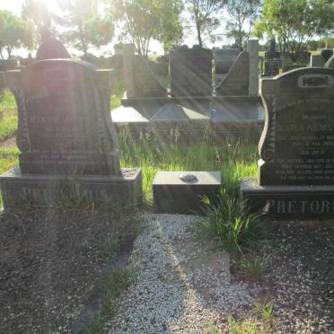 PRETORIUS Wynand Jacobus 1900-1970 &amp; Hester Wilhelmina OOSTHUIZEN 1906-1959