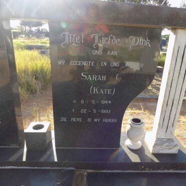 ZYL Lukas M., van 1945-2010 &amp; Sarah C. 1944-1993 :: VAN ZYL Baba 1997-1997