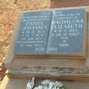 ? Daniël Johannes 1923-1974 &amp; Magdalena Elizabeth 1923-2007