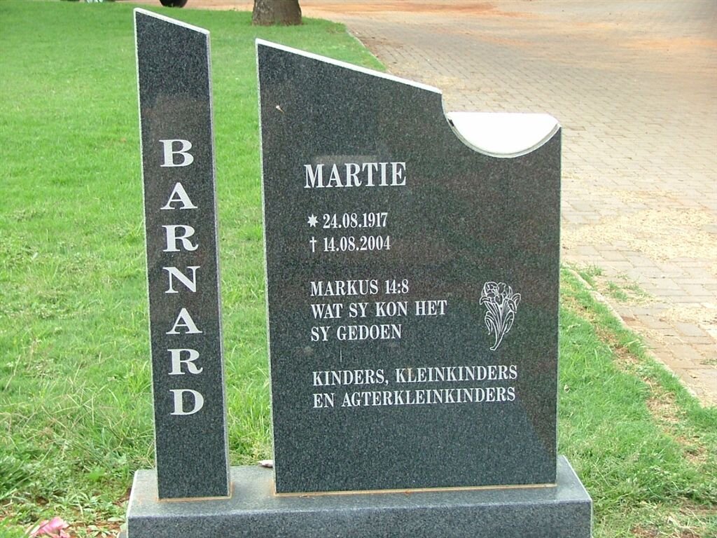 BARNARD Martie 1917-2004