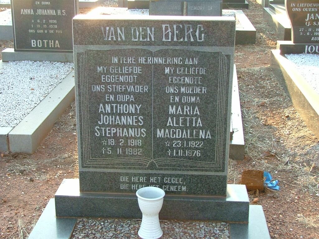 BERG Anthony Johannes Stephanus, van den 1918-1982 &amp; Maria Aletta Magdalena 1922-1976