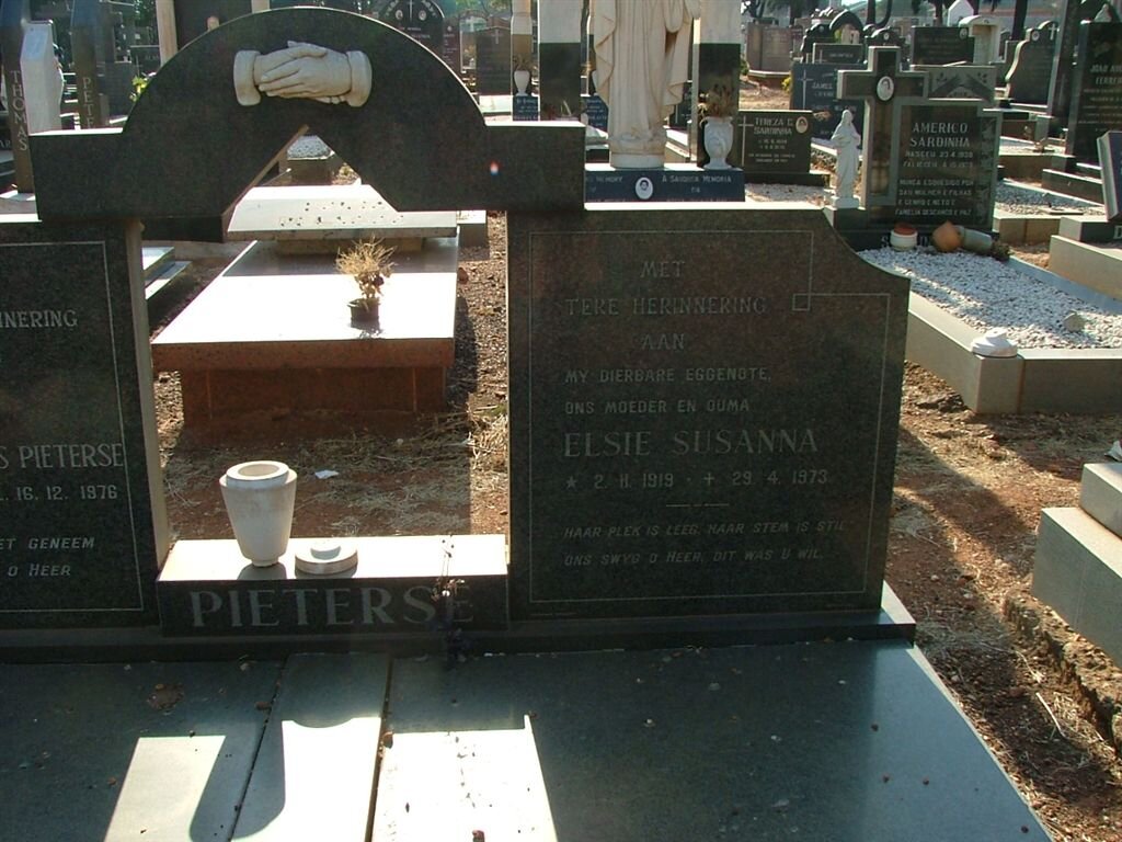 PIETERSE Willem Gerhardus 1912-1976 &amp; Elsie Susanna 1919-1973