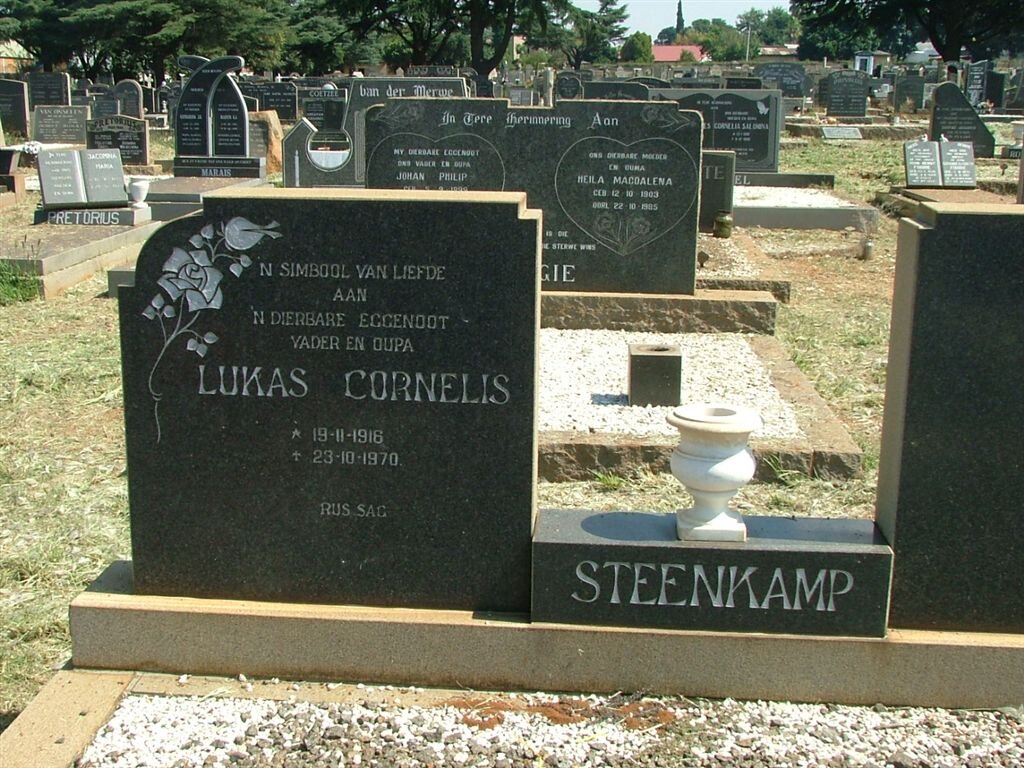 STEENKAMP Lukas Cornelis 1916-1970