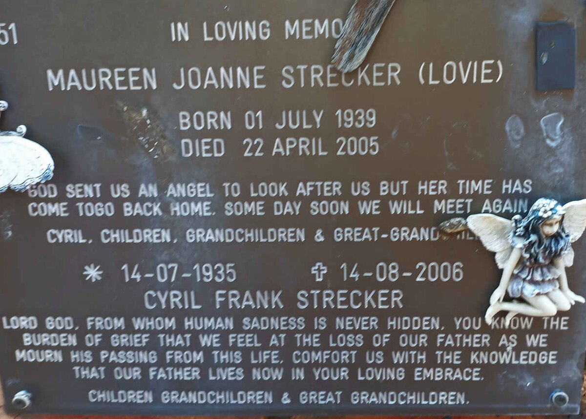 STRECKER Cyril Frank 1935-2006 &amp; Maureen Joanne 1939-2005