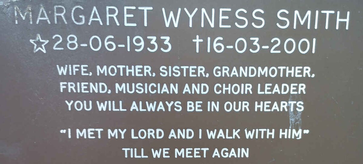 SMITH Margaret nee WYNESS 1933-2001