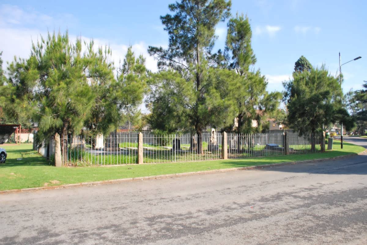 1. Overview on cemetery from street