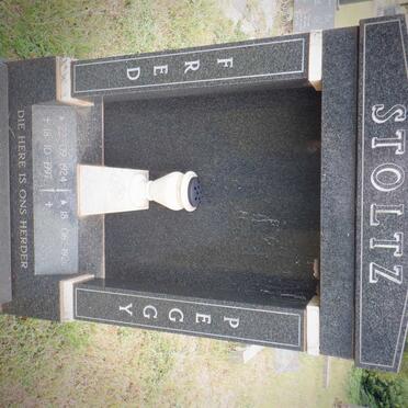 STOLTZ Fred 1924-1997 &amp; Peggy 1926-