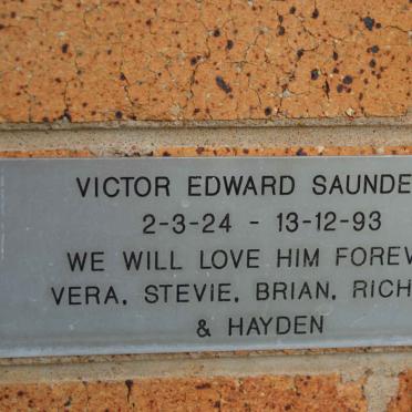 SAUNDERS Victor Edward 1924-1993