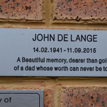 LANGE John, de 1941-2015