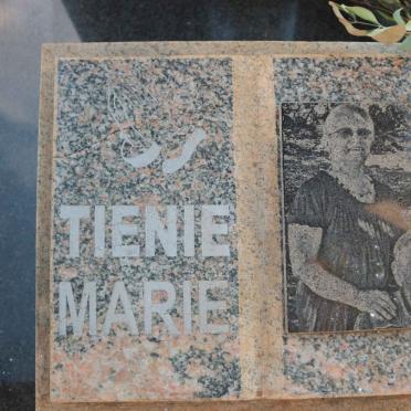 BEZUIDENHOUT Johannes Marthinus 1932-2012 &amp; Marie CLAASSEN 1936-2019