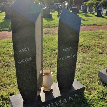 LINDEMANN James Athlone 1932-2006 &amp; Anna Elizabeth 1941-