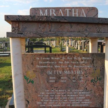 MBATHA Betty 1934-2012