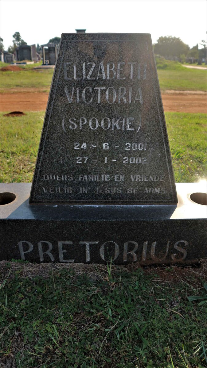 PRETORIUS Elizabeth Victoria 2001-2002