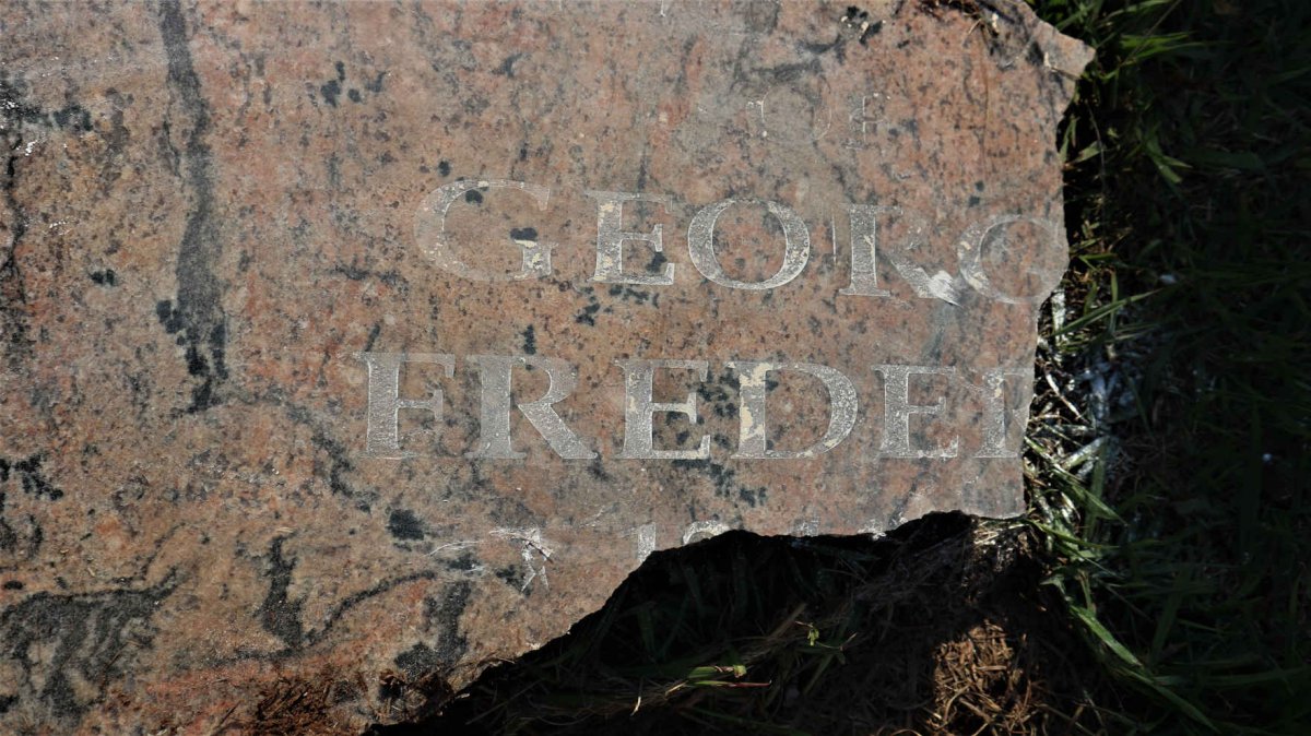 SMALBERGER George Frederik -2012