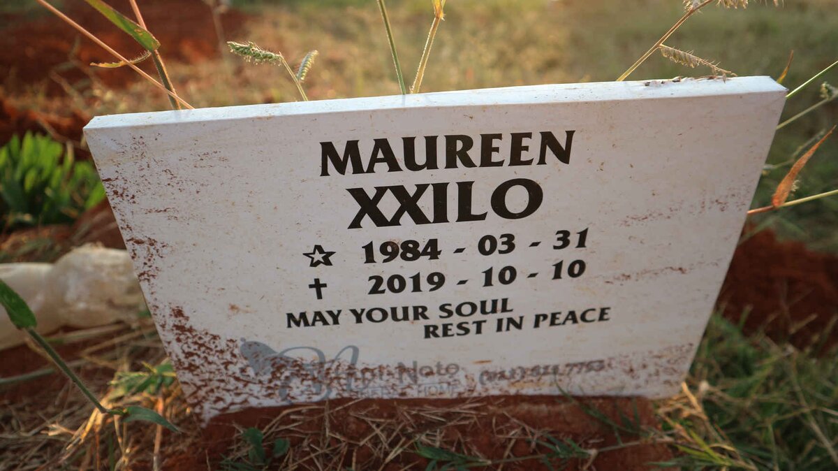 XXILO Maureen 1984-2019