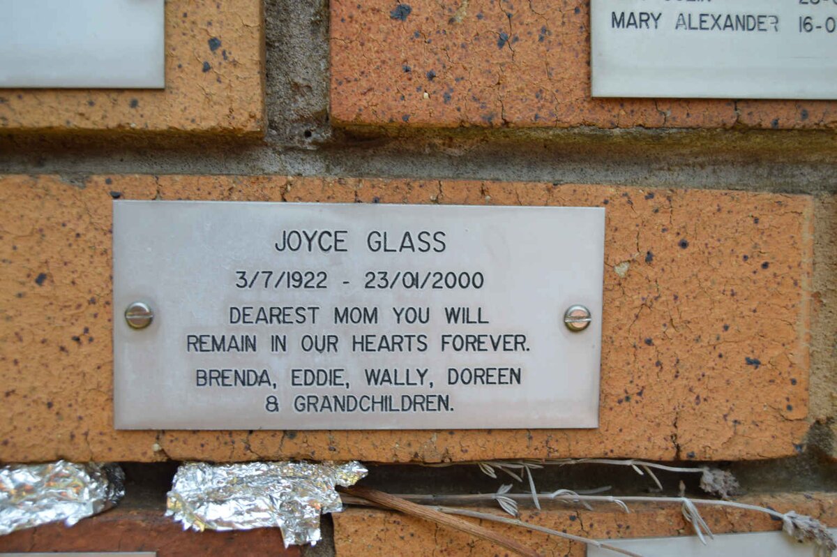 GLASS Joyce 1922-2000