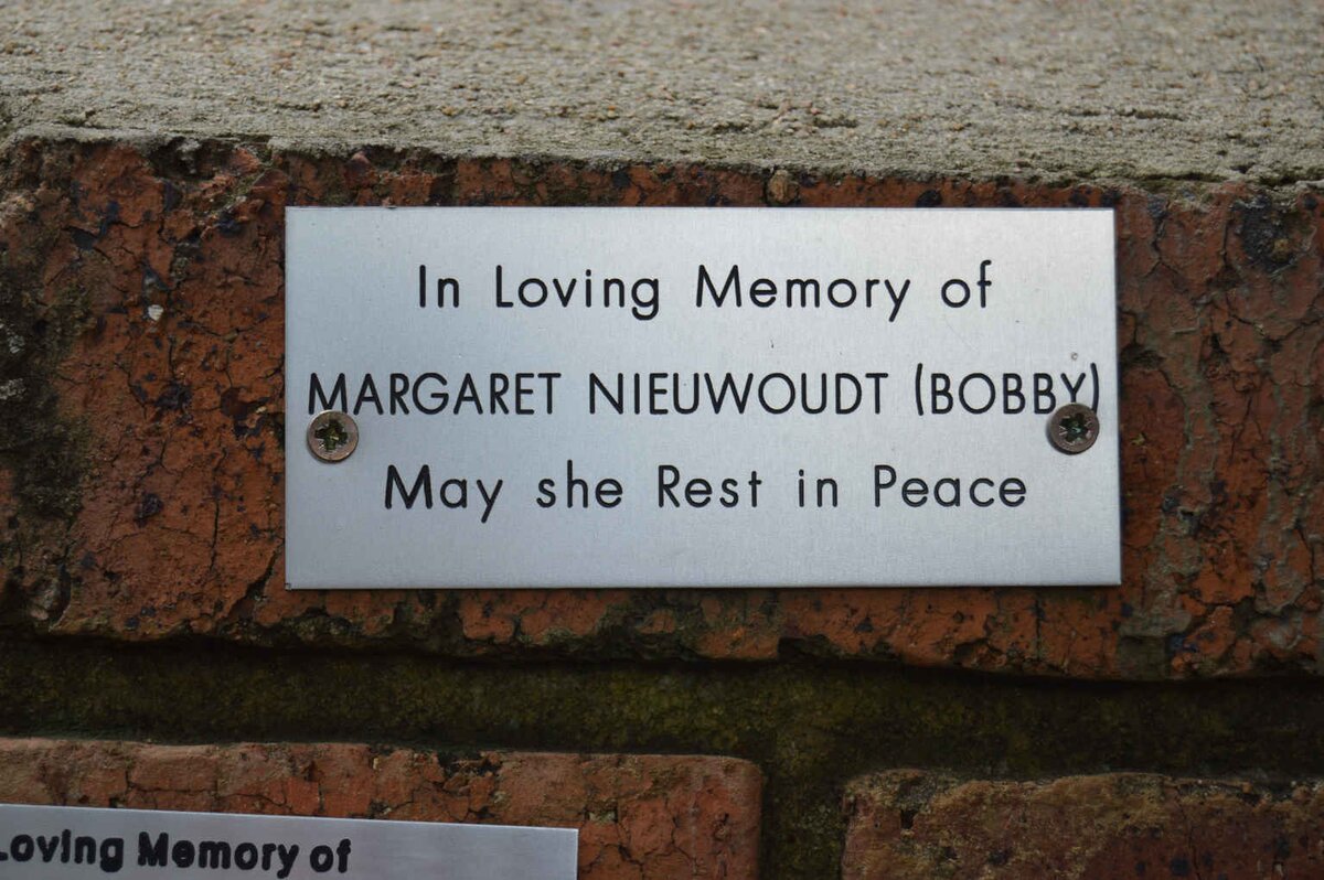 NIEUWOUDT Margaret