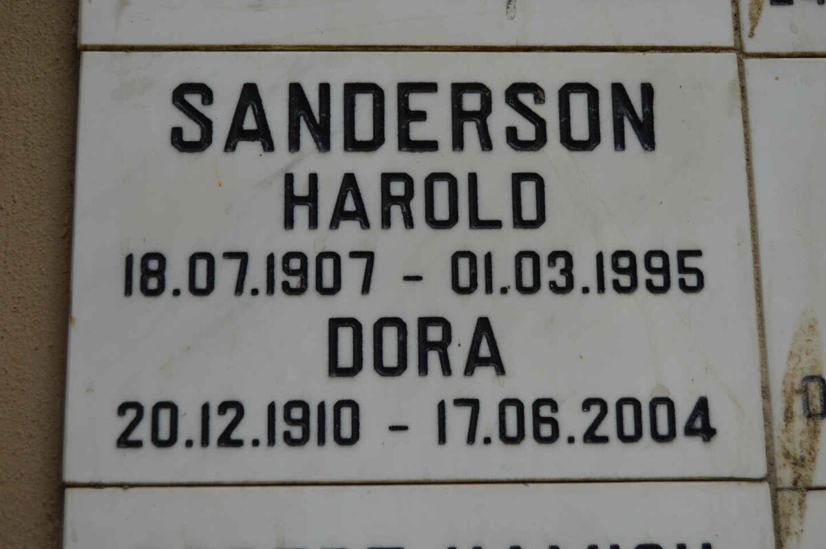 SANDERSON Harold 1907-1995 &amp; Dora 1910-2004