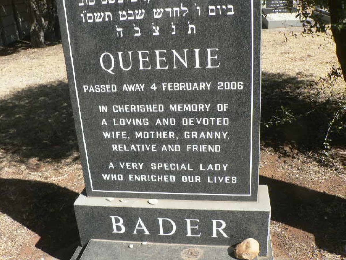 BADER Queenie -2006