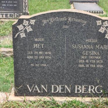 BERG Piet, van den 1870-1954 &amp; Susanna Maria Gesina SNYMAN 1879-1959