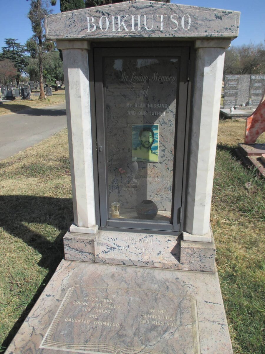 BOIKHUTSO Abraham Mo?akiso 1955-1997