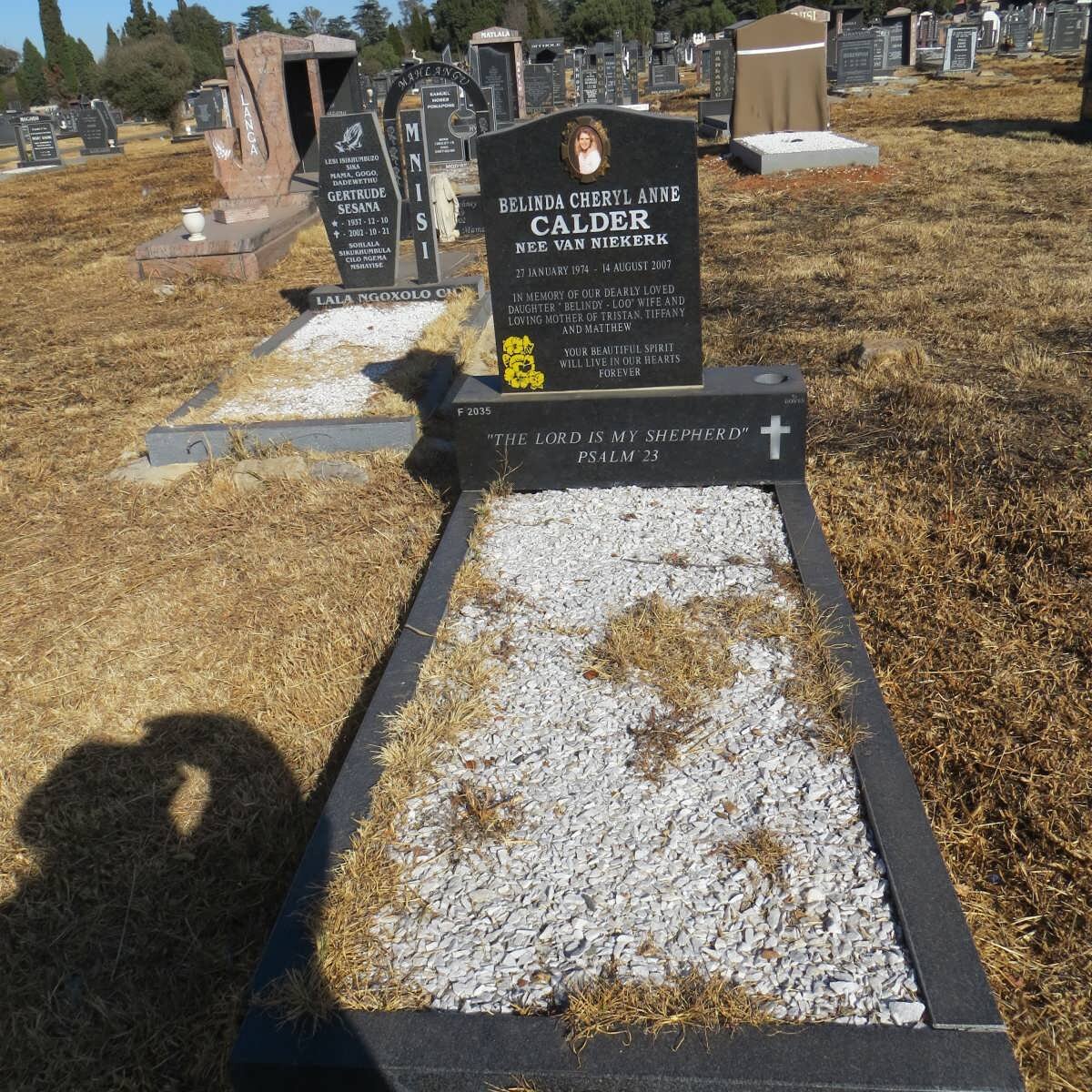 CALDER Belinda Cheryl Anne nee VAN NIEKERK 1974-2007