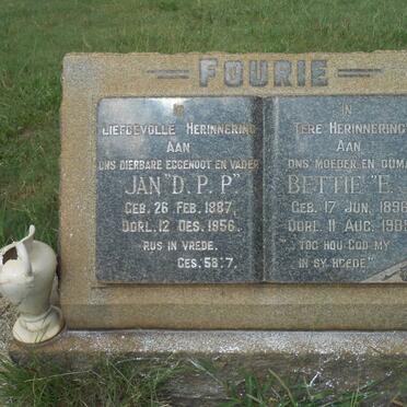FOURIE D.P.P. 1887-1956 &amp; E.J. 1896-1985