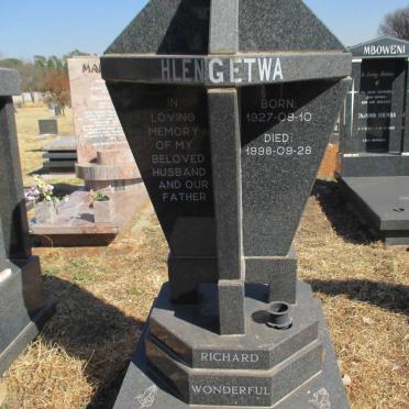 HLENGETWA Richard Wonderful 1927-1998