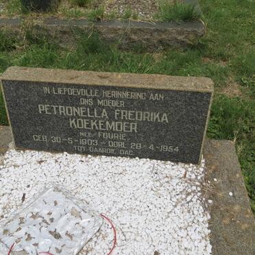 KOEKEMOER Petronella Frederika nee FOURIE 1903-1954