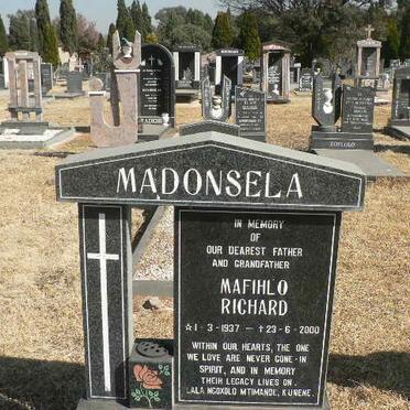 MADONSELA Mafihlo Richard 1937-2000