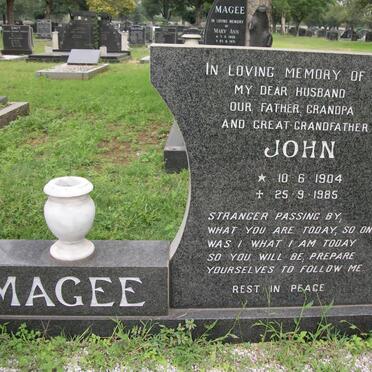 MAGEE John 1904-1985