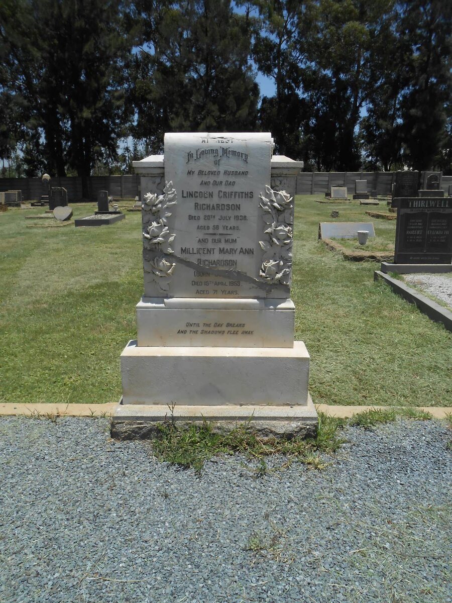 RICHARDSON Lincoln Griffiths -1938 &amp; Millicent Mary Ann -1953