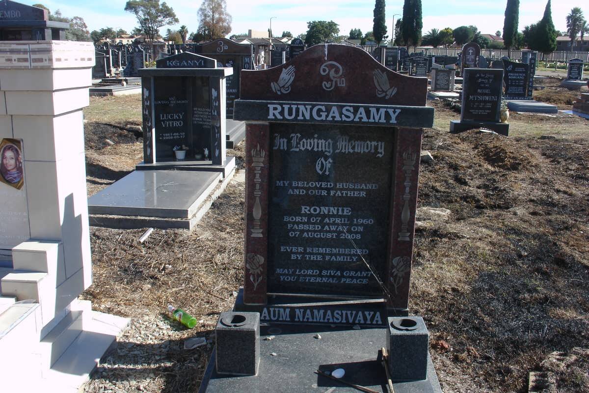 RUNGASAMY Ronnie 1960-2008