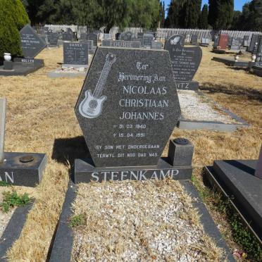 STEENKAMP Nicolaas Christiaan Johannes 1940-1991