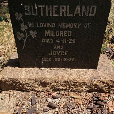 SUTHERLAND Mildred -1925 :: SUTHERLAND Joyce -1928