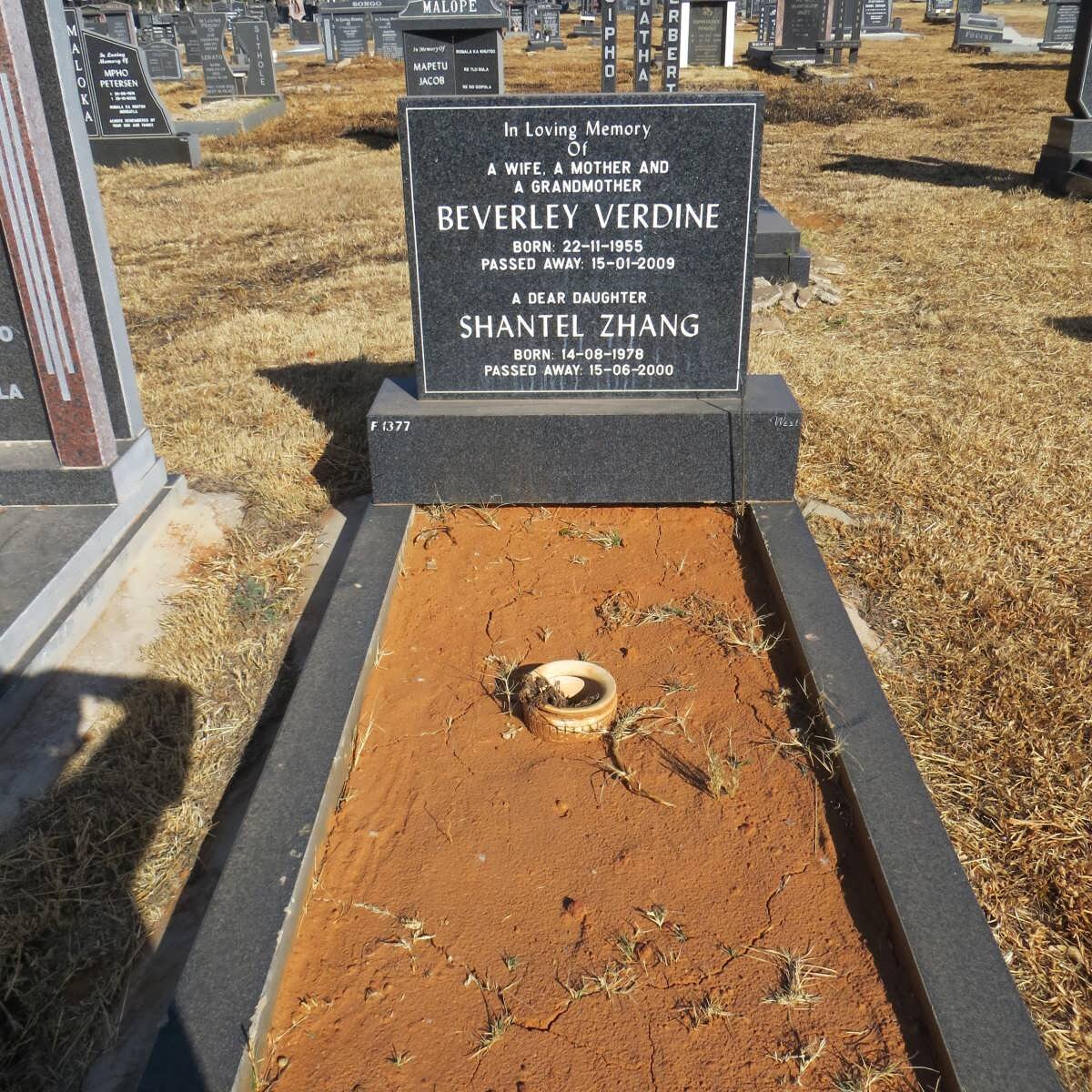 VERDINE Beverley 1955-2009 :: ZHANG Shantel 1978-2000