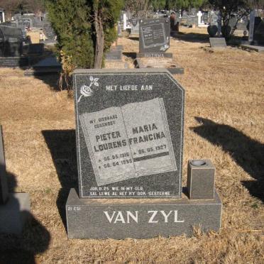 ZYL Pieter Lourens, van 1916-1995 &amp; Marcia Francina 1927-