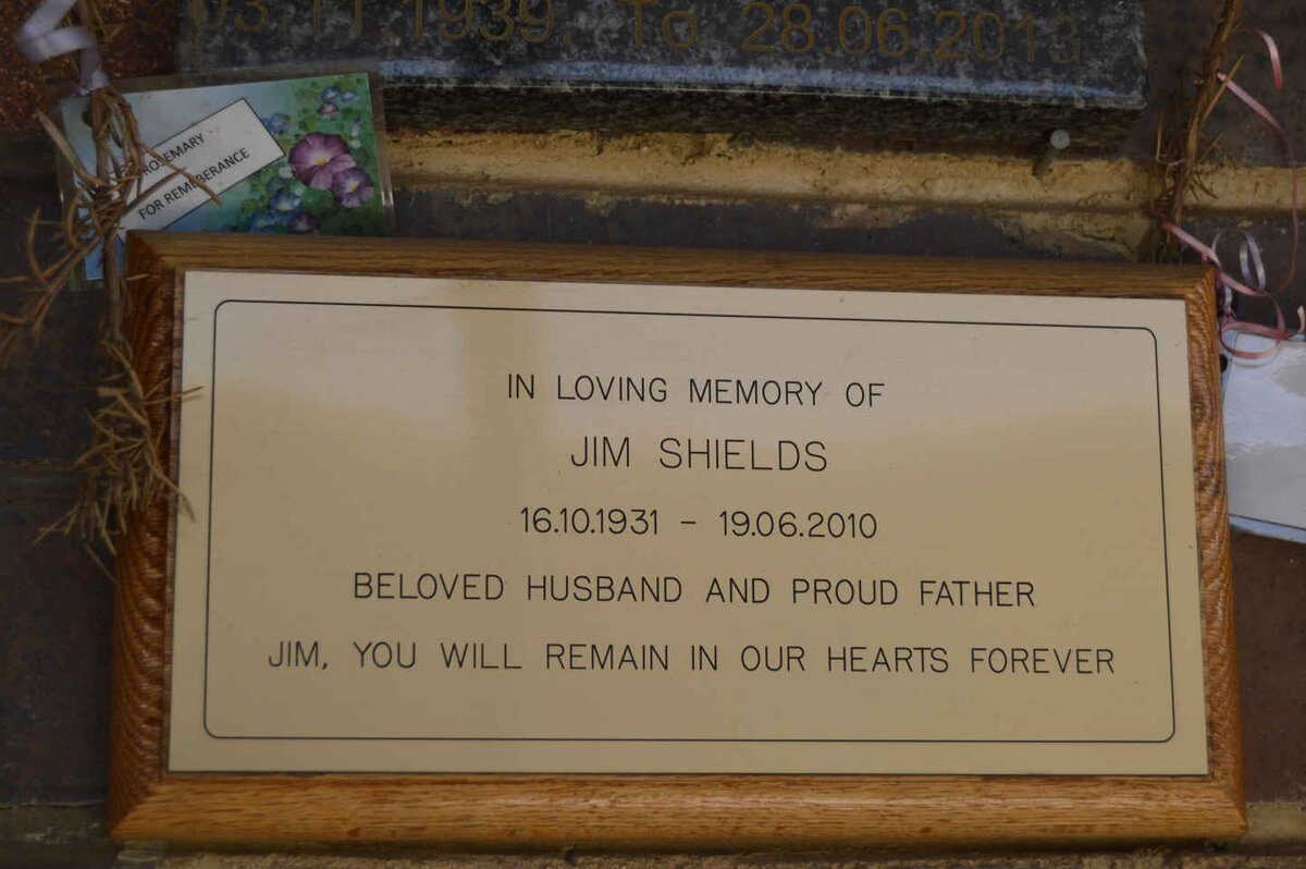 SHIELDS Jim 1931-2010
