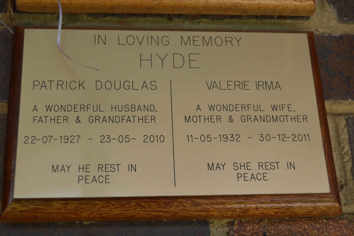 HYDE Patrick Douglas 1927-2010 &amp; Valerie Irma 1932-2011