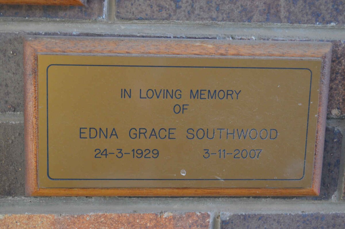 SOUTHWOOD Edna Grace 1929-2007