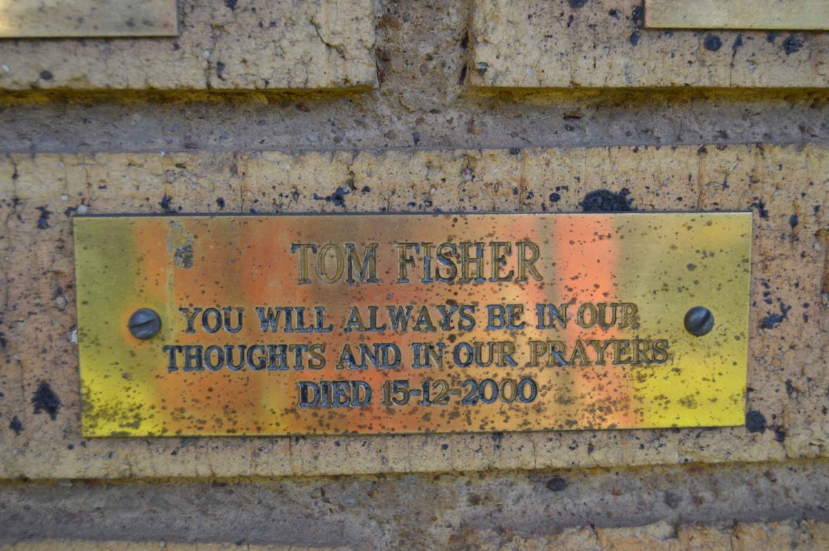 FISHER Tom -2000