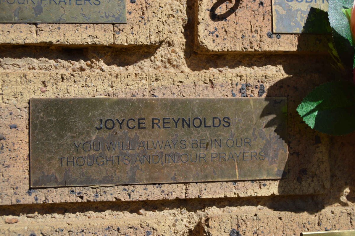 REYNOLDS Joyce