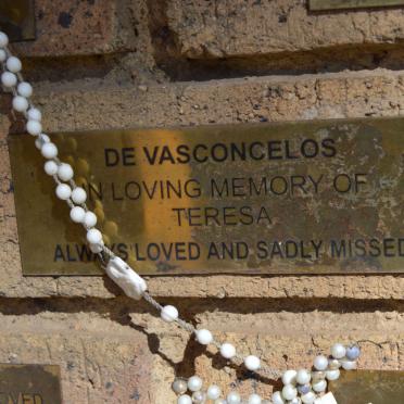 VASCONCELOS Teresa, de